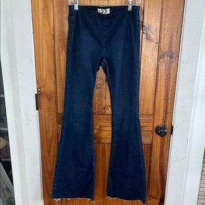 Free People Flare Leg Pull on Elastic waist Low Rise Jeans 27 frayed hem